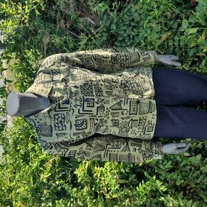 Chico's Ladies Vintage Linen/Silk Blend Olive and Black Luxury Fabric Top